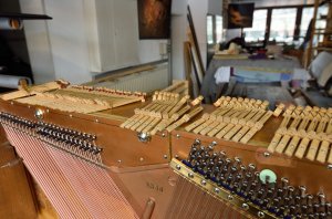 Übel & Lechleiter Klavier Restaurierung