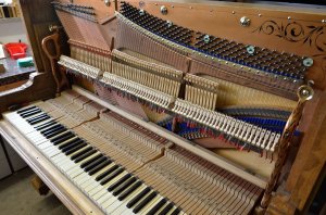 Übel & Lechleiter Klavier Restaurierung