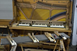 Übel & Lechleiter Klavier Restaurierung