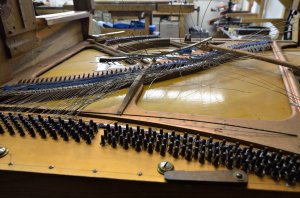 Übel & Lechleiter Klavier Restaurierung